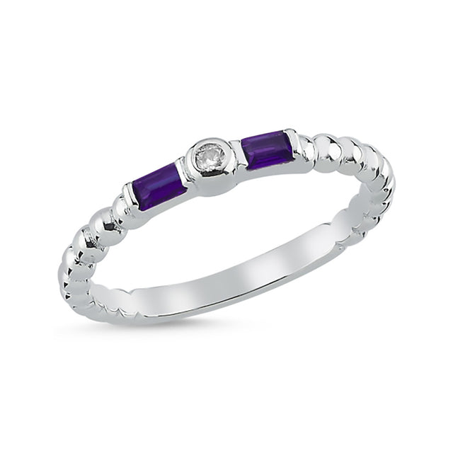 Anillo de plata con circonias violetas