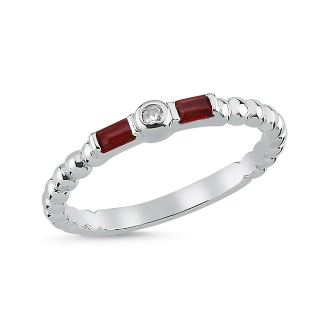 Anillo de plata con circonias rojo granate
