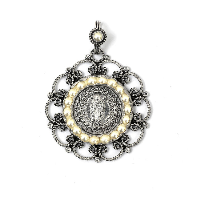 Medallón de la Virgen con perlas
