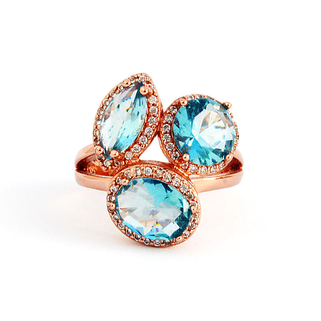Anillo rosado con circonias