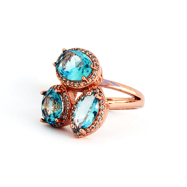 Anillo rosado con circonias