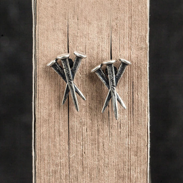 Aretes de clavos